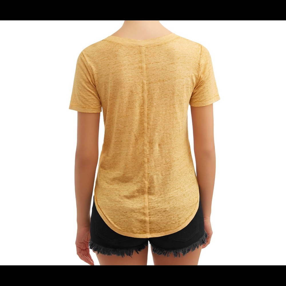 New No Boundaries Juniors'  v-neck pocket tee - Picture 3 of 8